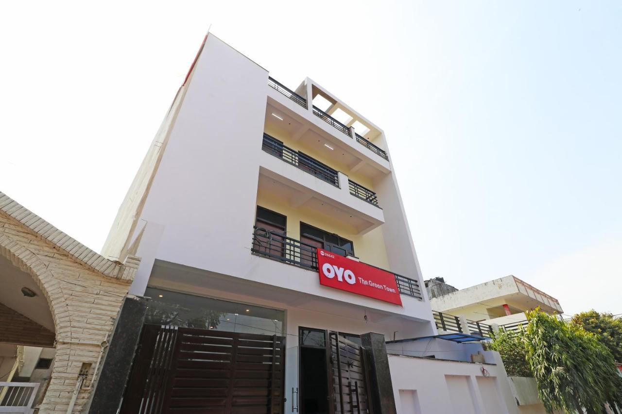 Capital O Hotel Royal Inn Near Gomti Riverfront Park Lucknow Eksteriør bilde