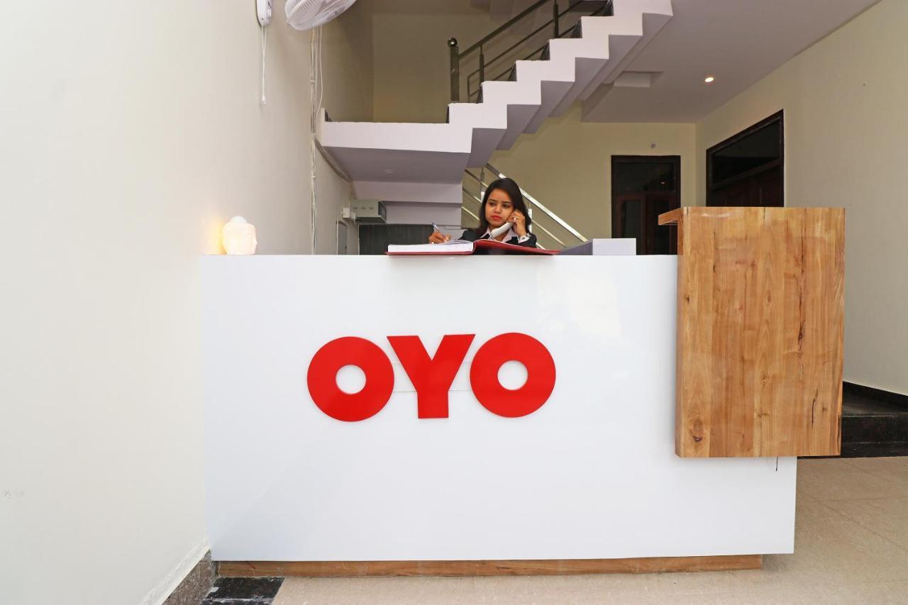 Capital O Hotel Royal Inn Near Gomti Riverfront Park Lucknow Eksteriør bilde